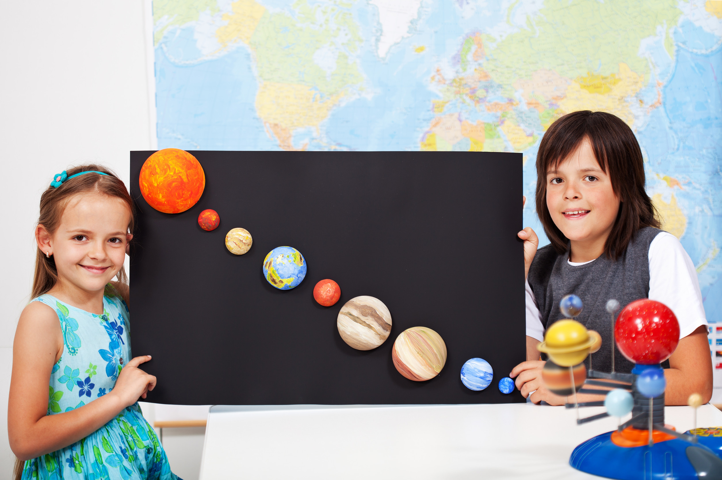 Il sistema solare scuola primaria guida per spiegare pianeti e stelle